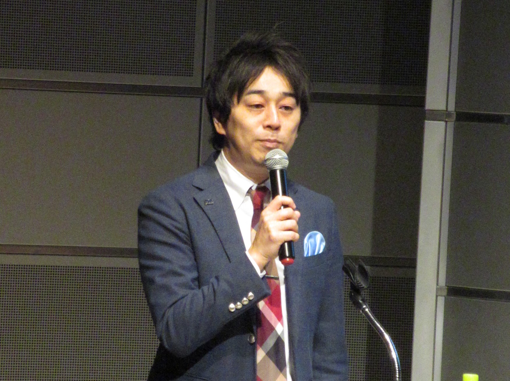 頼藤太希 氏